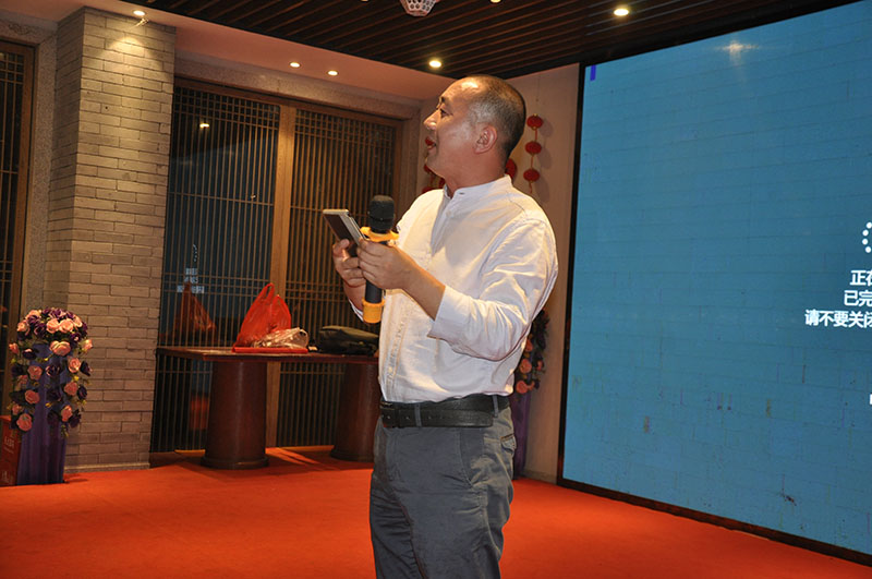 _DSC0935(1).jpg 刘总现场发言